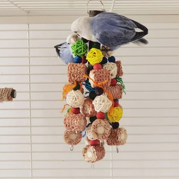 Игрушка для жевания попугаев, Красочный ротанговый шар, бусины из натуральных блоков, игрушка для укуса кукурузных корок с металлическим подвесным крючком для клетки